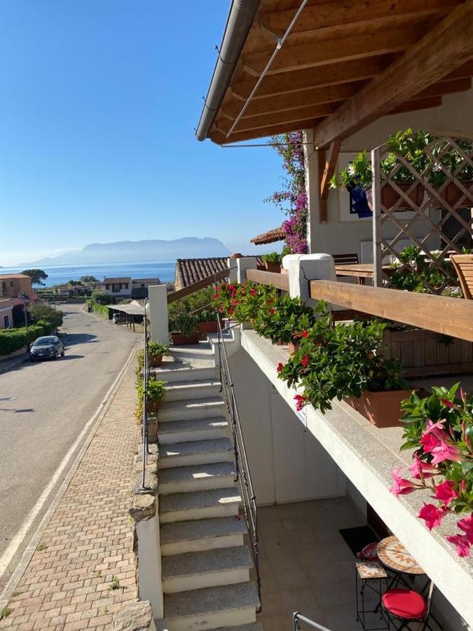 Blue Portrait House Apartamento Golfo Aranci Exterior foto