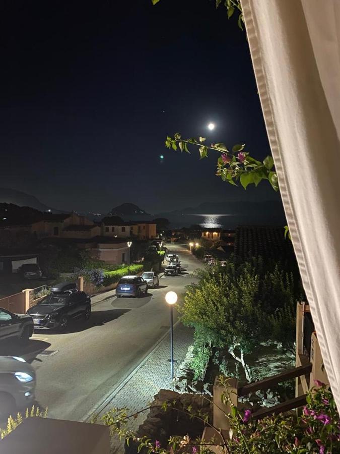 Blue Portrait House Apartamento Golfo Aranci Exterior foto