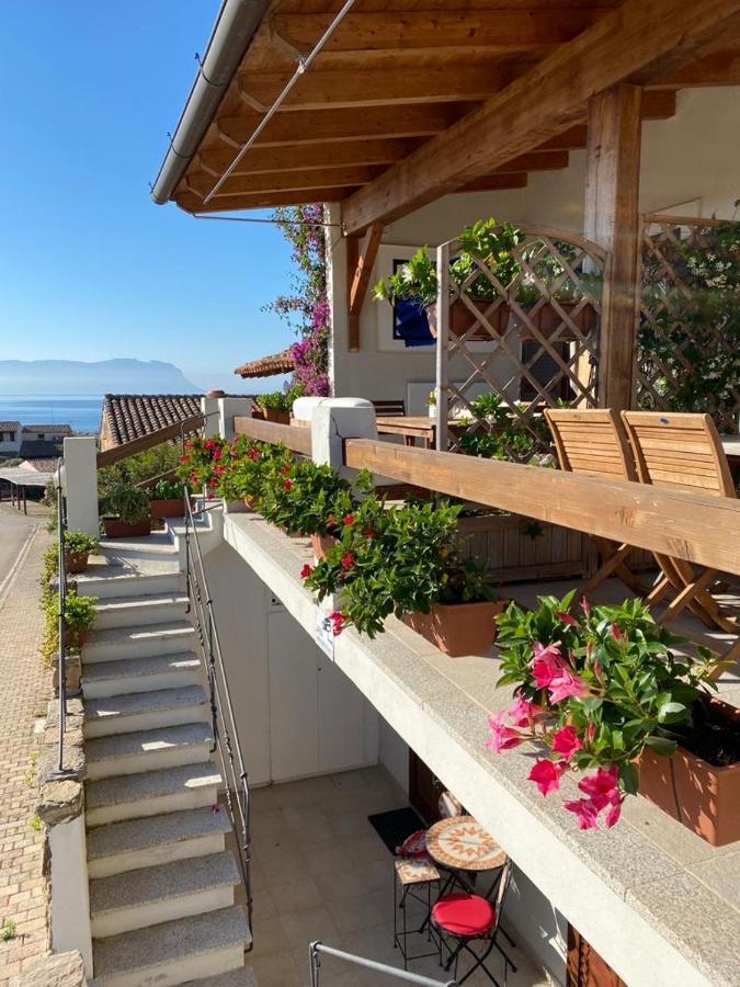 Blue Portrait House Apartamento Golfo Aranci Exterior foto