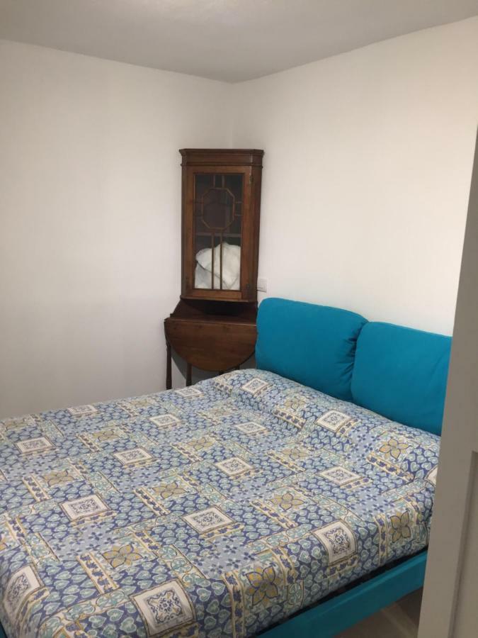 Blue Portrait House Apartamento Golfo Aranci Exterior foto