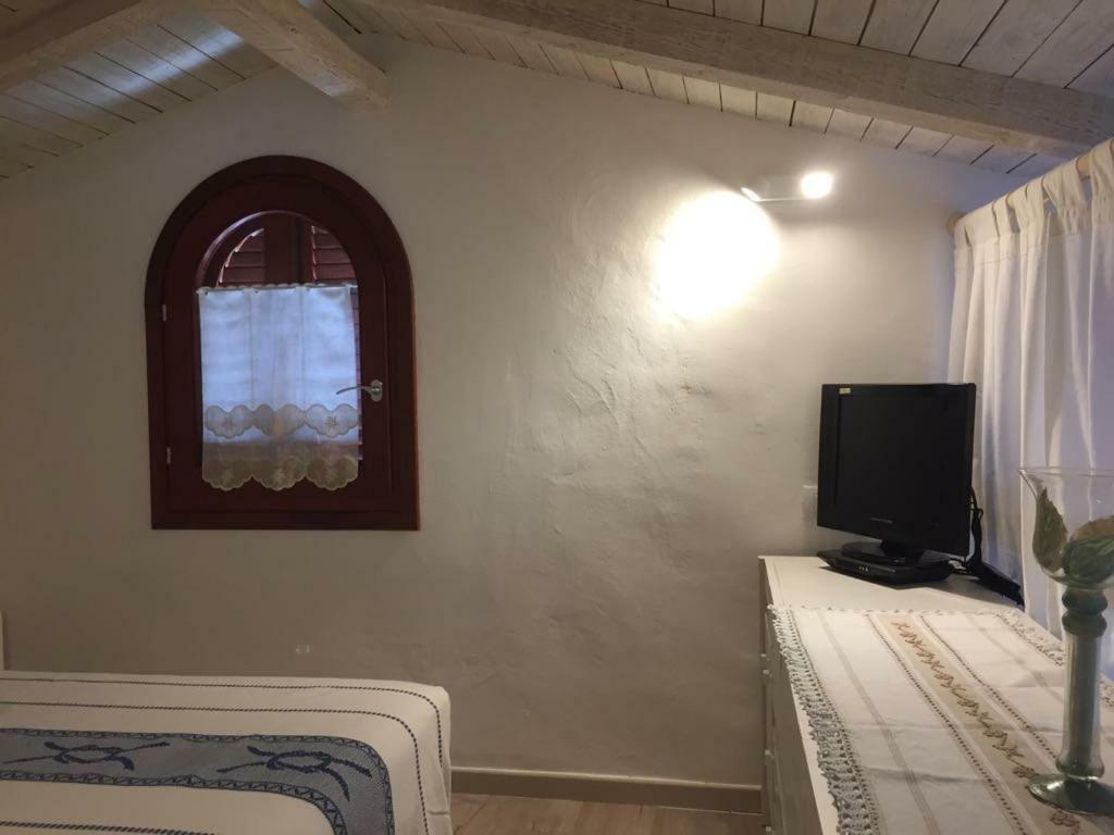 Blue Portrait House Apartamento Golfo Aranci Exterior foto