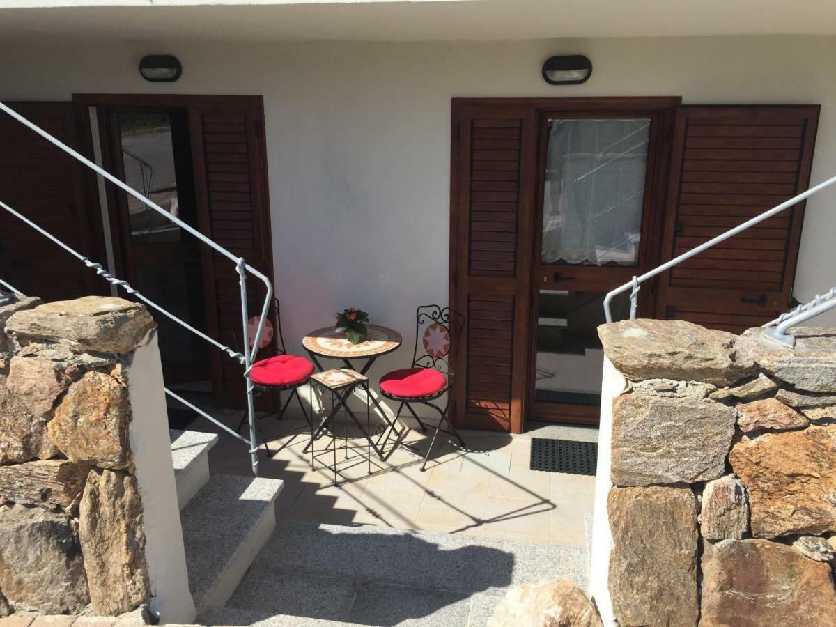 Blue Portrait House Apartamento Golfo Aranci Exterior foto
