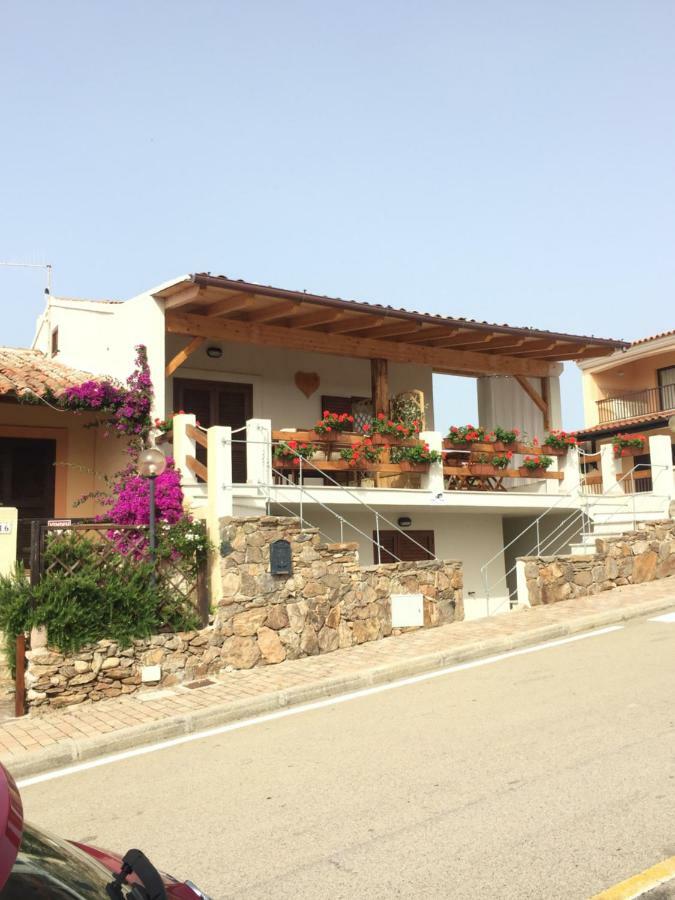 Blue Portrait House Apartamento Golfo Aranci Exterior foto
