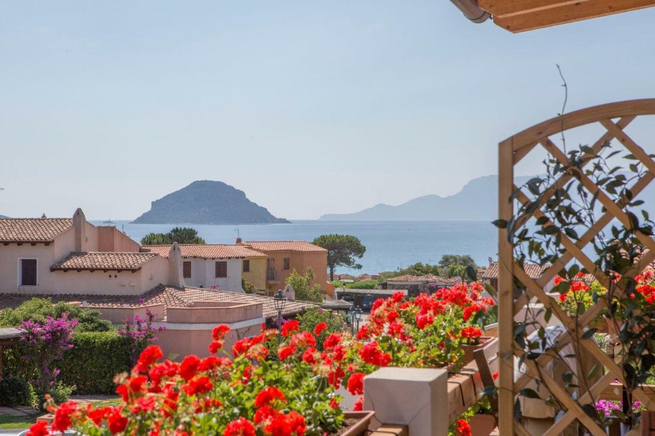 Blue Portrait House Apartamento Golfo Aranci Exterior foto