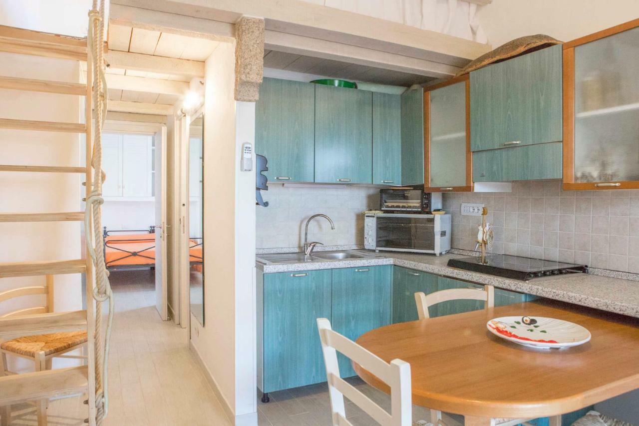 Blue Portrait House Apartamento Golfo Aranci Exterior foto