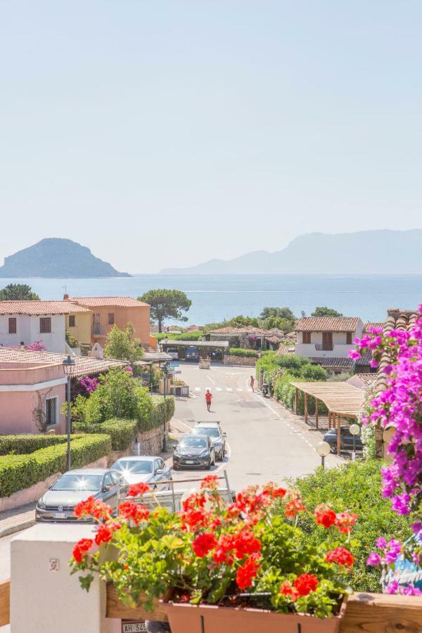 Blue Portrait House Apartamento Golfo Aranci Exterior foto