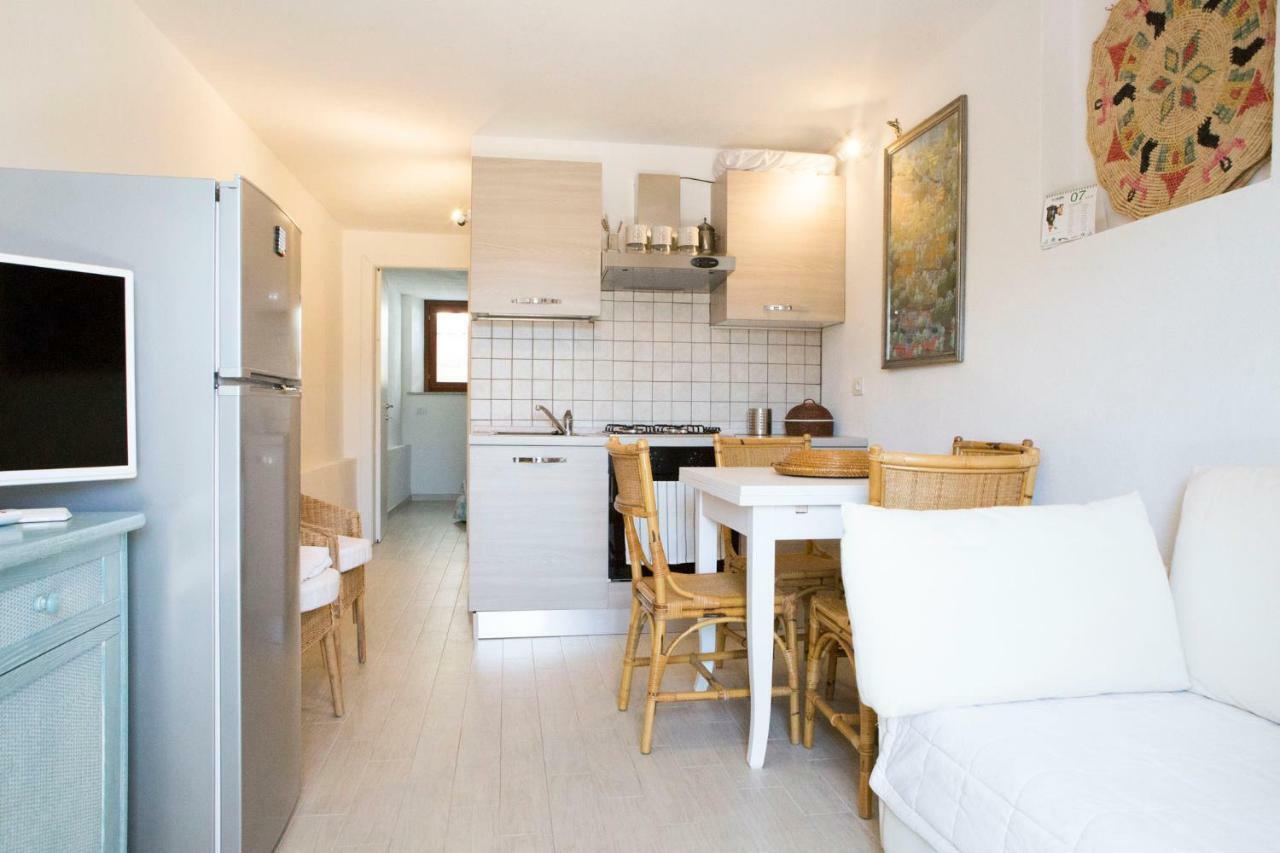 Blue Portrait House Apartamento Golfo Aranci Exterior foto