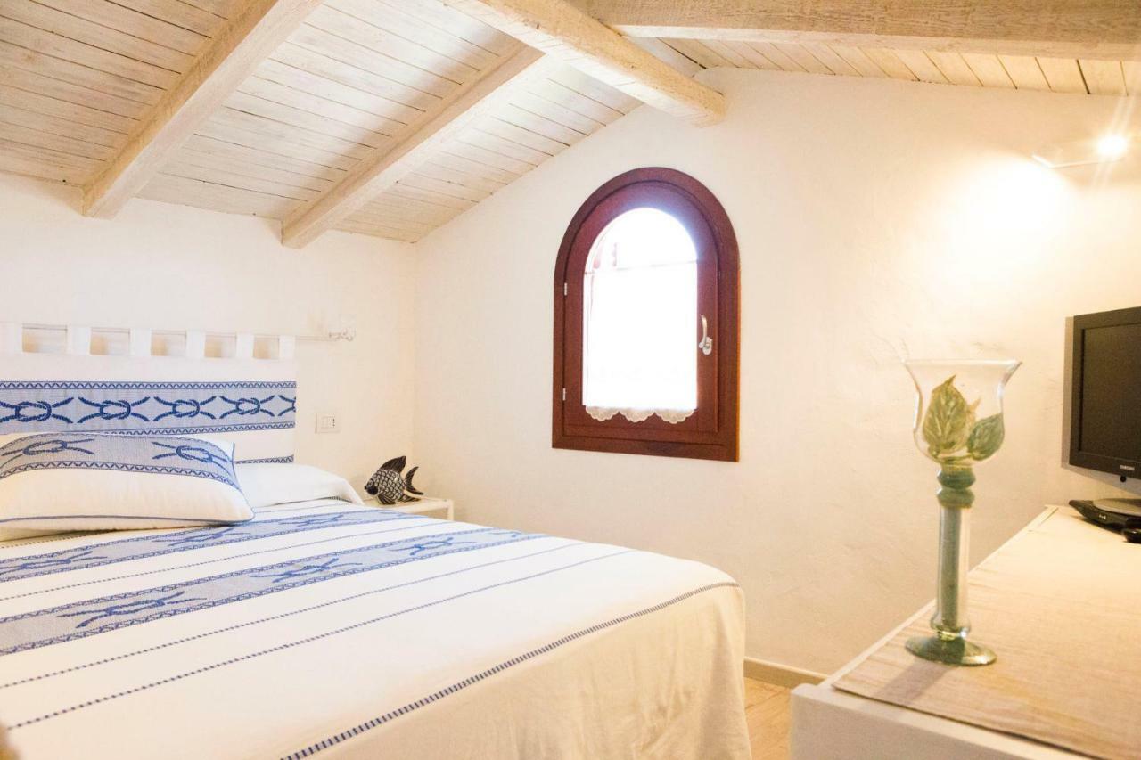 Blue Portrait House Apartamento Golfo Aranci Exterior foto