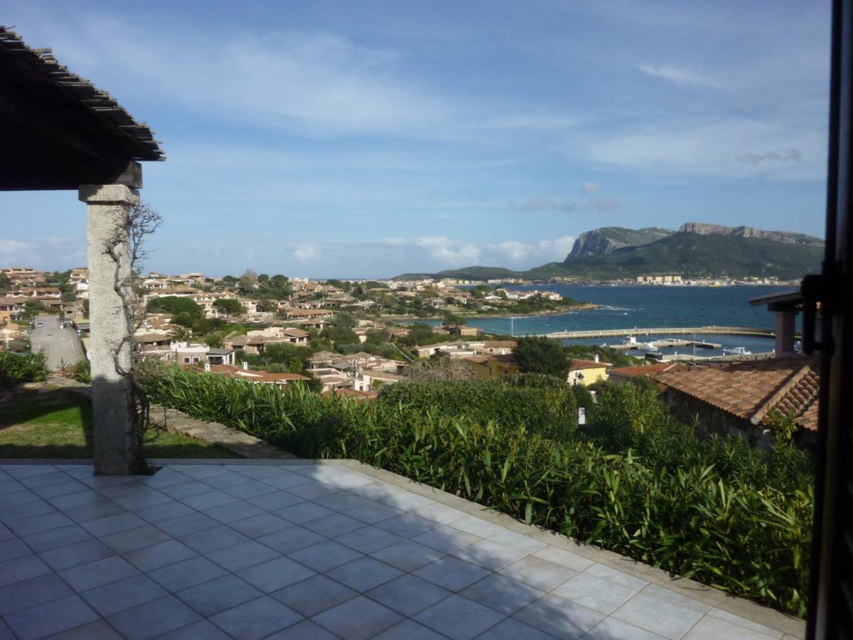 Blue Portrait House Apartamento Golfo Aranci Exterior foto